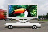 На открытом воздухе водоустойчивое IP65 P6 привело мобильную тележку рекламируя экран дисплея СИД