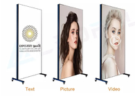 Крытый дисплей плаката пола P2 цифров для зеркала 3840Hz рекламы магазина освежает WIFI