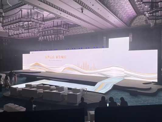 P5 Внутренний светодиодный дисплей 5 мм Пиксельный диапазон 40000 точек/м2