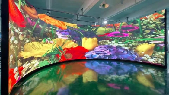Внутренний экран P2.5 LED 640x640 мм шкаф, яркость 1000 нит, карта Novastar