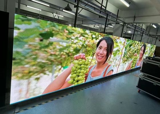 Металлический цветный светодиодный дисплей SMD2121 P4 для концертов