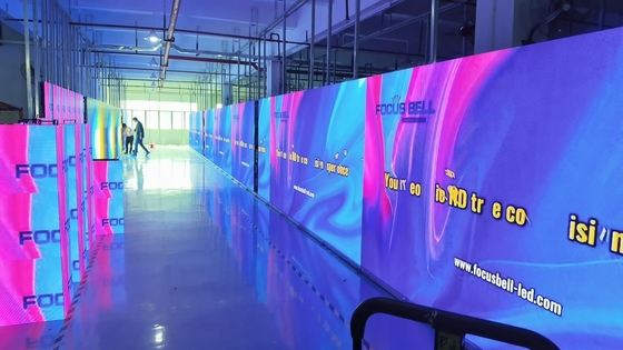 Настраиваемый полноцветный светодиодный алюминиевый экран 2500 CD/sqm Внутренний светодиодный рекламный экран