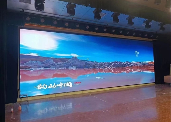 Реклама высокой четкости в полном цвете на светодиодном экране / конференции