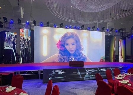 Аренда RGB HD Рекламный LED экран HD водонепроницаемый 100000 часов
