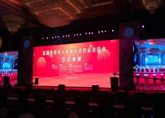 Внутренний дисплей Реклама LED ScreenCOB p2.5 Высокая частота обновления HD 160000 точек Одно и двойное цвет без призраков