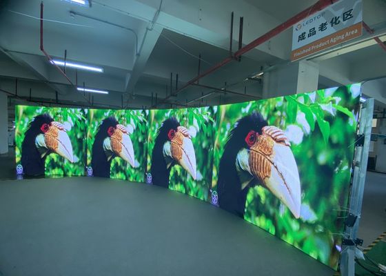 Хорошая цена Светодиодный дисплей высокой яркости с фиксированной установкой, наработкой на отказ 5000 часов, балансом белого, яркостью ≥7500 кд/м2 и обслуживанием с задней стороны онлайн