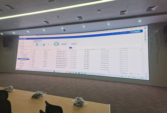 Высокое разрешение P2.5 Магнитное видео Внутренний светодиодный экран 640x480мм Шкафы, 3840hz частота обновления, фронт-сервис