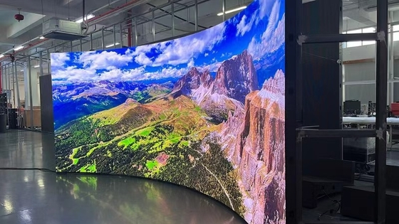 Настройка на индивидуальном пользователе Гибкий цветный LED дисплей HD P1.5 Более 1300cd Яркость