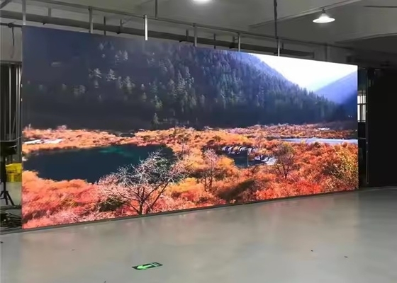 Кривой экран Внутренний 1/16 Мод сканирования 32x32 Dot P6 LED Ultra HD Display