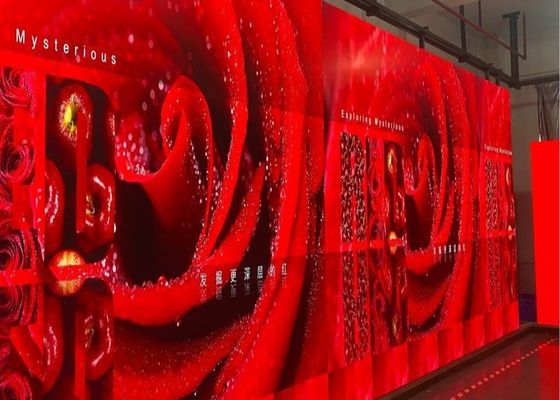 Хорошая цена Яркость баланса белого ≥7500 кд/м2 Неподвижный светодиодный видеодисплей с индивидуальным размером корпуса и высокой яркостью онлайн