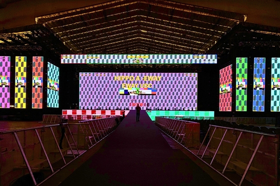 P3.91 Станция для аренды на открытом воздухе из литого алюминия RGB LED-дисплей LED-стенной системы NOVA