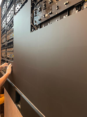 COB Fine Pitch 0,9 мм Внутренний панель отображения видео на стене