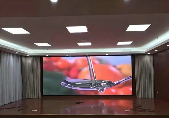 Хорошая цена Удобный в использовании светодиодный RGB-дисплей для помещений со сроком службы 100 000 часов и системой управления LSN/NoVa онлайн