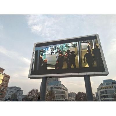 Хорошая цена Светодиодные билборды с частотой обновления 3840 Гц, рабочее напряжение DC5V, энергопотребление 860 Вт/м2 онлайн