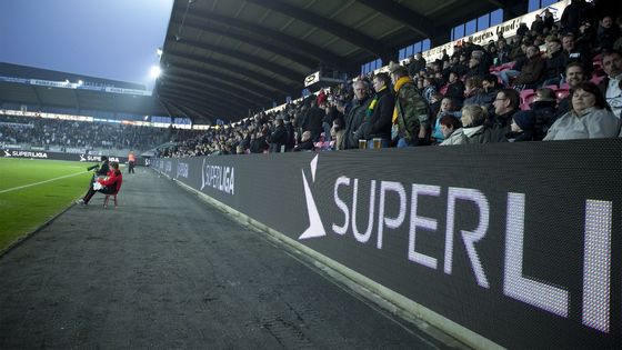 Холодно прокатаная сталь спортивный стадион светодиодные табло 40000 пикселей / кв.м Разрешение для крупных мероприятий