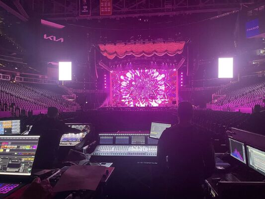 Экраны с высокой яркостью и легкой установкой, подходящие для концертов, мероприятий и аренды