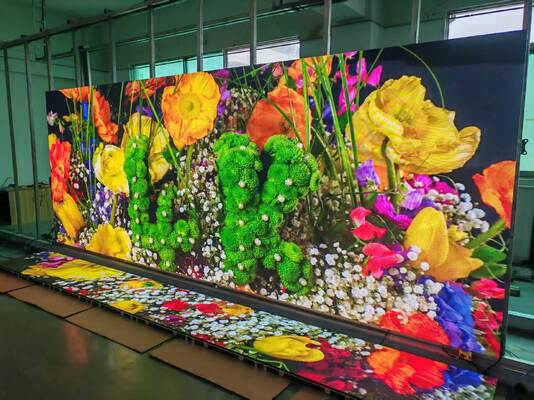 Внутренний полноцветный светодиодный дисплей p2.5 с компактным корпусом и высокой плотностью пикселей для детальных внутренних визуальных презентаций