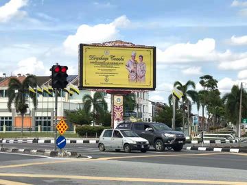 SMD1515 водонепроницаемый полноцветный HD P2.5 Наружный арендованный экран LED Billboard 3 года гарантии