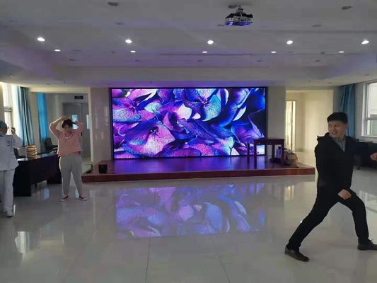 Планирование свадьбы привело разрешение видео- тангажа дисплея П2 П3 П4 этапа стены небольшого высокое