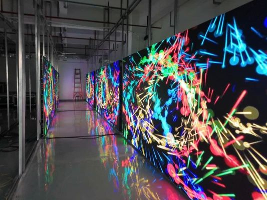 Пластиковый материал Ультратонкий полноцветный светодиодный экран Прозрачная видеостенка Оснащена светодиодной лампой SMD2121