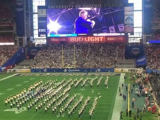 P5 Внутренний полноцветный светодиодный дисплей 5 мм Пиксельный диапазон 1500cd/m2 Яркость