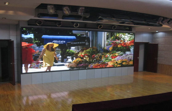 Ультра тонкое П4 РГБ 3 в шкафах 1 экрана СИД СМД алюминиевых, высоком разрешении