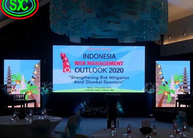 Полный цвет SMD2121 Большой наружный светодиодный экран 3 года гарантии