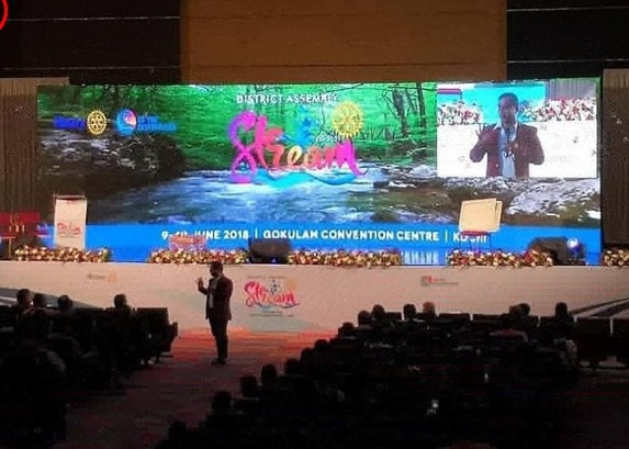 SMD Led Package Stage LED экраны с разрешением пикселей 2,5 мм и 16,7 миллиона цветов для профессиональных дисплеев