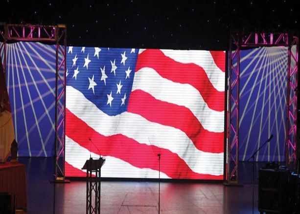 Внутренний Внешний P3.91 Аренда светодиодного дисплея 500x500мм IP65 Видео Стенный шкаф