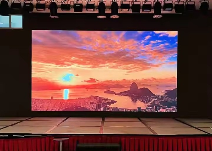 Высокая яркость арендного светодиодного дисплея HD Outdoor P8 15625 точек/кв. м Плотность пикселей