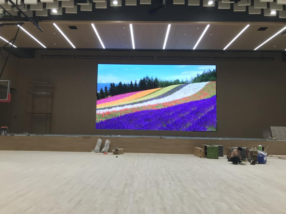 Шэньчжэнь Indoor RGB LED Panel Display Лучший угол обзора 1m-10m для рекламы в помещениях