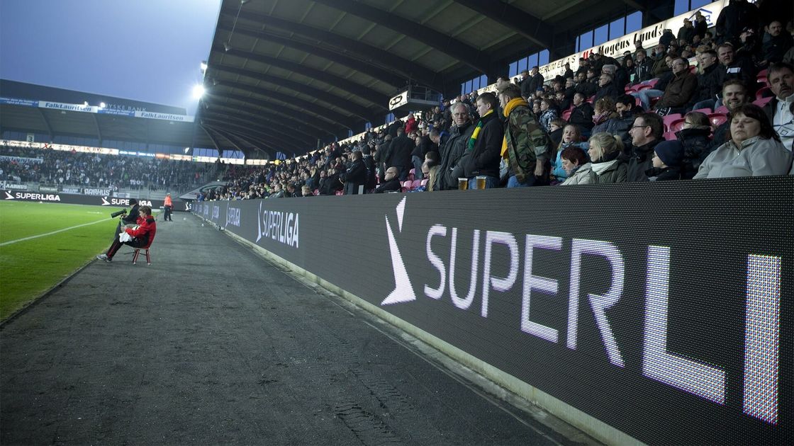 Холодно прокатаная сталь спортивный стадион светодиодные табло 40000 пикселей / кв.м Разрешение для крупных мероприятий