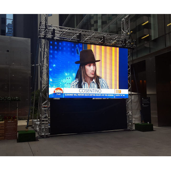 Расстояние обзора 3-50 м. Выберите арендуемый светодиодный экран с шагом пикселя 2,604 мм и размером кабинета 500*500 мм