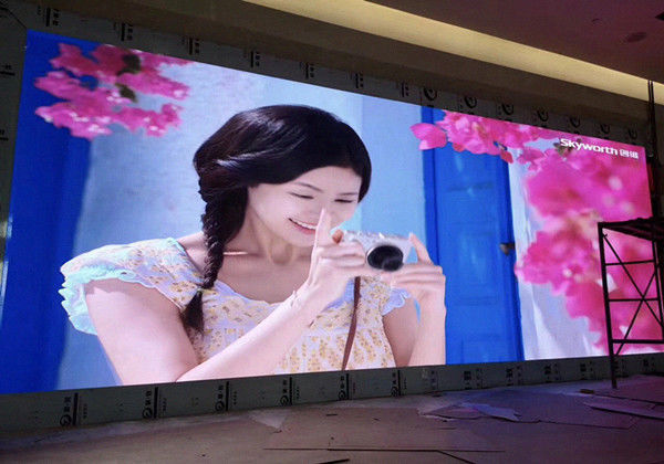 640000dots/m2 Density Fine Pitch Led Display with Die-cast Aluminum Cabinet Material and SMD2121 Lamp Type