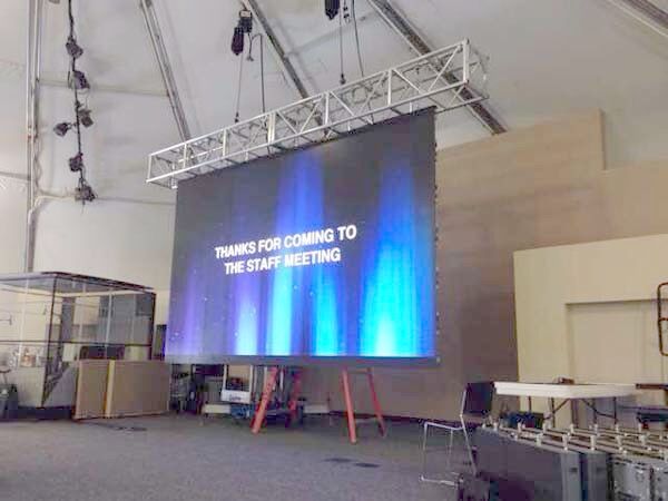 Внутри помещений SMD2121 P5 Full Color Stage LED Die-Casting Aluminum Screen Steel Box Event LED Screen (Полноцветный экранированный экранированный экранированный экранированный экранированный экранированный экранированный экранированный экранированный экранированный экранированный экранированный экранированный экранированный экраниру)