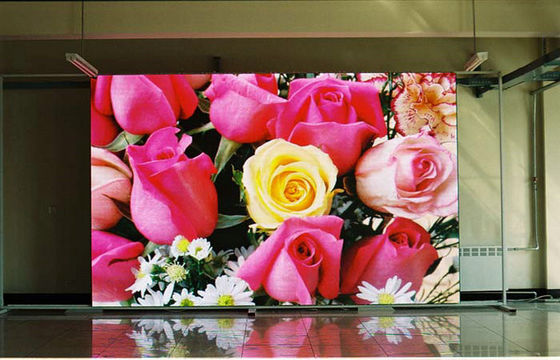 Хорошая цена Энергосберегающий крытый дисплей СИД полного цвета P4 с 3 летами гарантированности онлайн