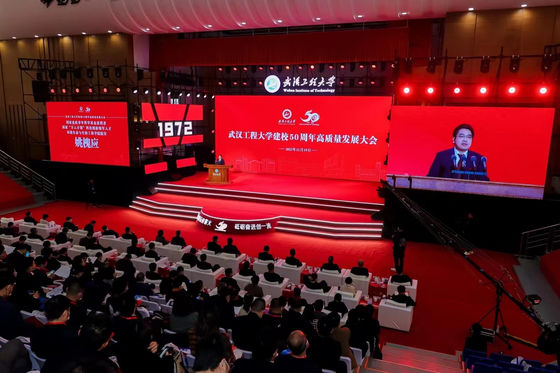 Внутренний p4 полноцветный светодиодный дисплей высокого разрешения P4mm экран Стабильный и долговечный для рекламных решений