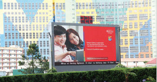 Полный цвет рекламный светодиодный видео дисплей для церкви / детских площадок 100000 часов Продолжительность жизни