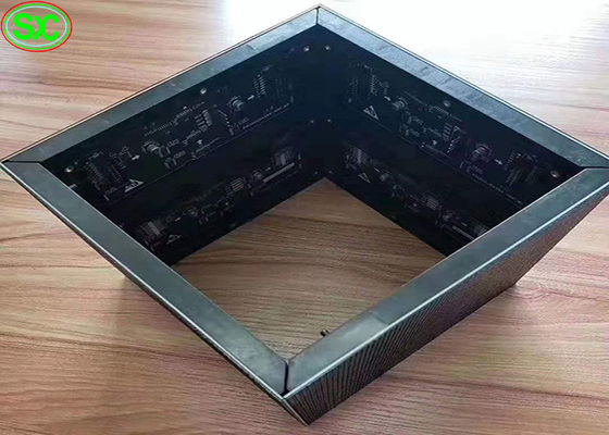 крытые штендеры дисплея СИД П2.5 полного цвета 3д стойки экрана 90 градусов кубические