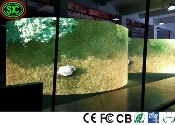 Хорошая цена Реклама P5 Внутренний полноцветный светодиодный дисплей IP34 1/16 Сканирование smd2121 онлайн