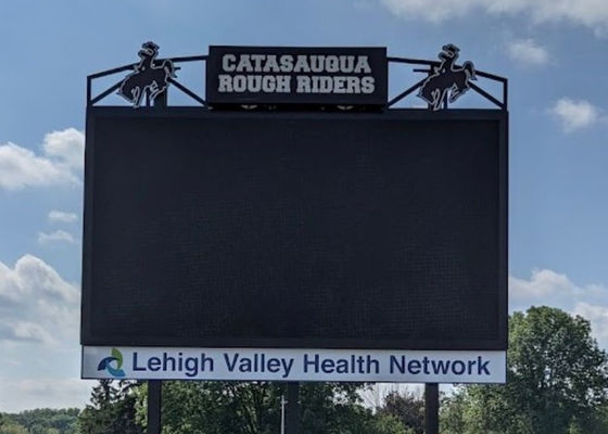 Большие наружные полноцветные двойные стороны P10 Рекламные светодиодные рекламные щиты с стальной структурой