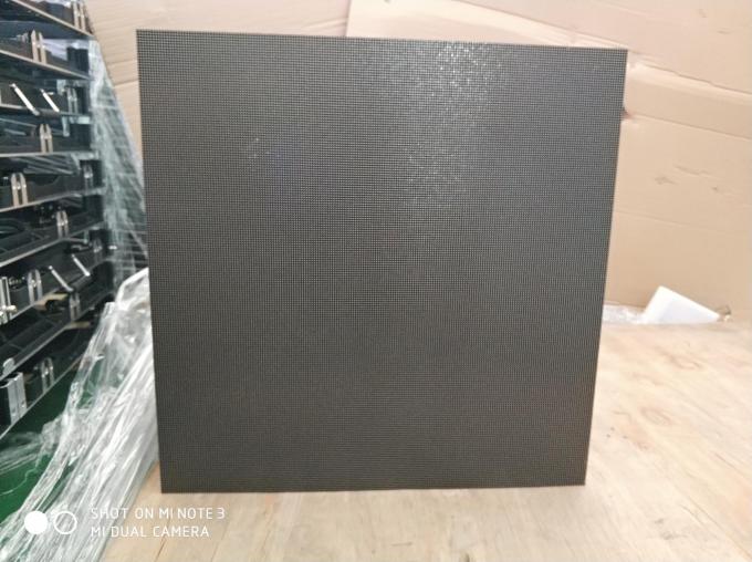 P2-32S Внутренний полноцветный светодиодный дисплейный модуль с постоянным приводом и размером шкафа 640 * 640 мм 1